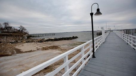 Steppingstone Park in Kings Point has a marina