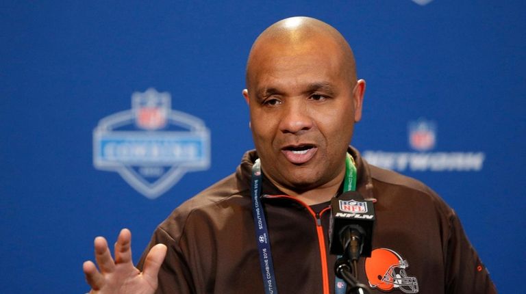 Cleveland Browns head coach Hue Jackson speaks