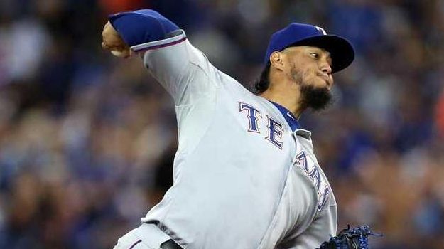 Yovani Gallardo of the Texas Rangers throws