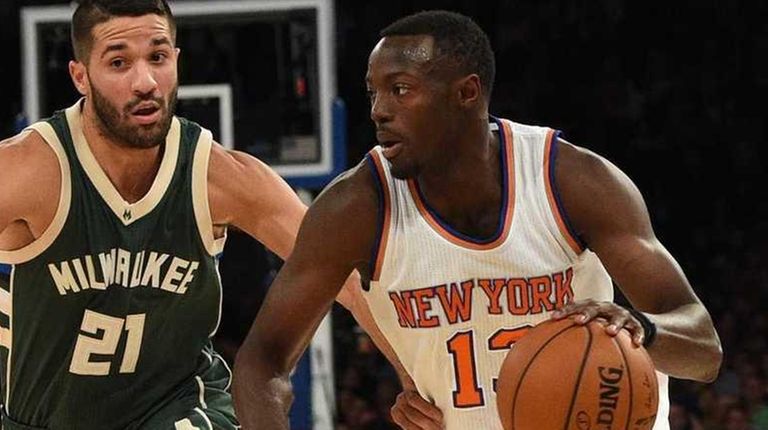 New York Knicks guard Jerian Grant drives the