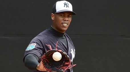 New York Yankees closer Aroldis Chapman throws a