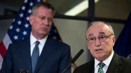 Mayor Bill de Blasio, left, and Police Commissioner