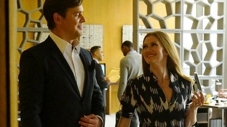 Peter Krause and Mireille Enos star in ABC's