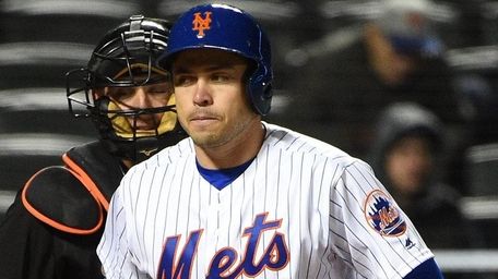 New York Mets catcher Travis d'Arnaud reacts