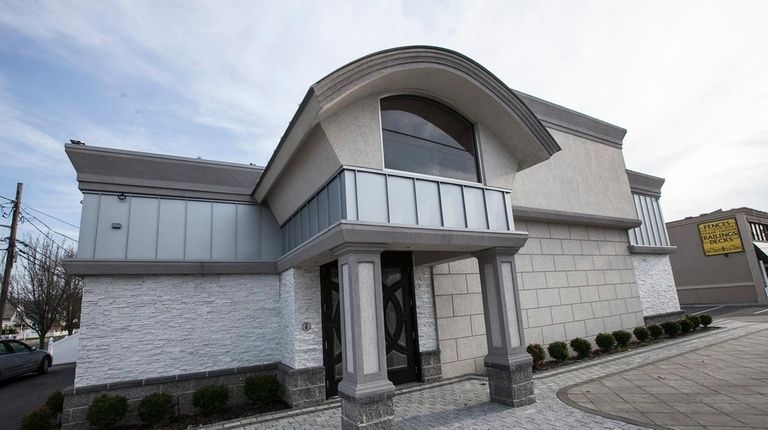 Attorneys and Bellmore Strip Club owner Billy Dean