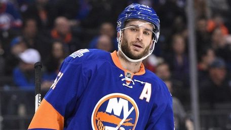 Islanders center Frans Nielsen reacts after Pittsburgh Penguins