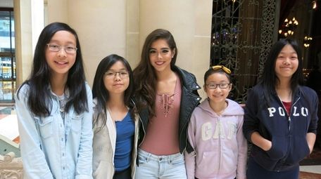 Singer Sammi Sanchez, center, with Kidsday reporters Sunny