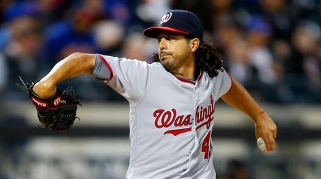 Gio Gonzalez #47 of the Washington Nationals pitches