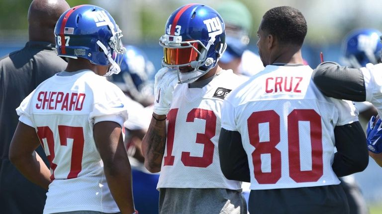 New York Giants wide receiver Odell Beckham, facing,