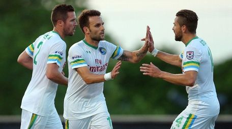 New York Cosmos defender Ayoze Garcia Perez (17)