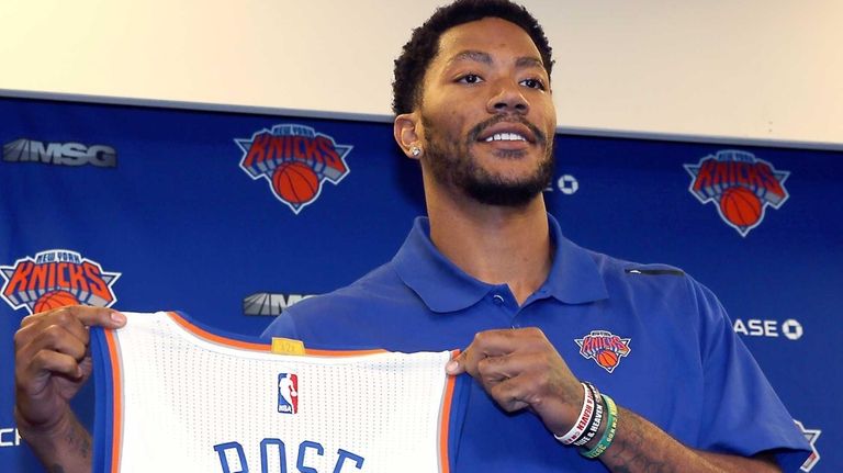 Knicks introduce Derrick Rose during a press conference