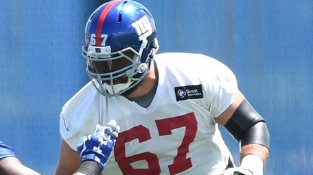 New York Giants defensive end Jason Pierre-Paul participates