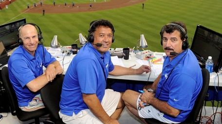 From left, SNY Mets broadcasters Gary Cohen, Ron