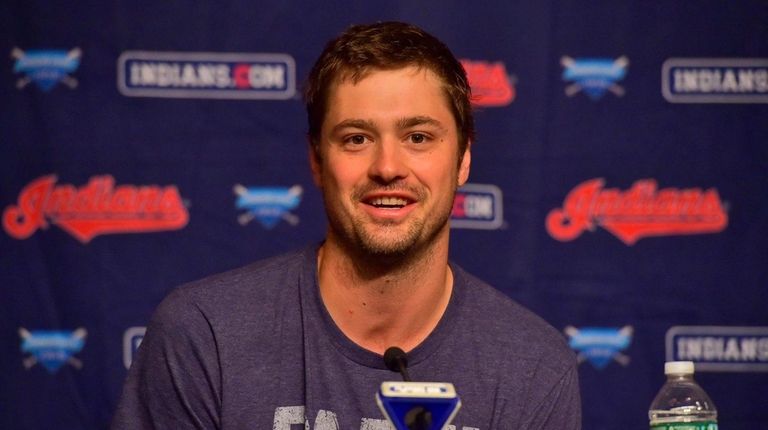 Cleveland Indians relief pitcher Andrew Miller speaks with
