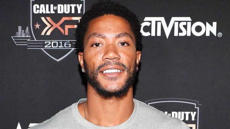 Derrick Rose attends The Ultimate Fan Experience, Call