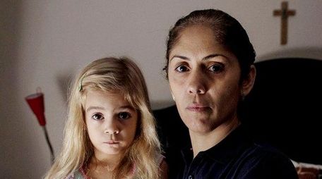 Jennie Hernandez with her 3-year-old daughter Montserrat Hernandez
