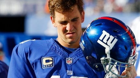 Eli Manning of the New York Giants looks