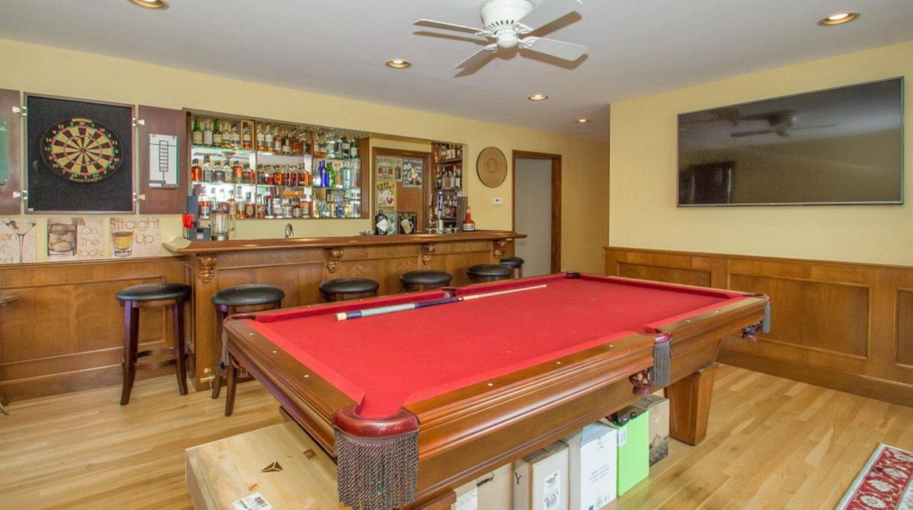 799g Waterfront Brookhaven Ranch Has Billiards Room With