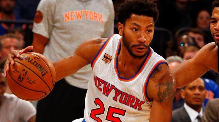 Derrick Rose of the New York Knicks drives