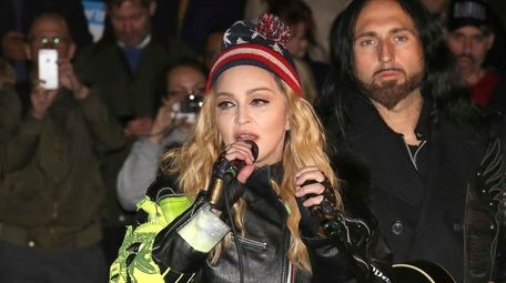 Madonna performs in support of Democratic presidential candidate