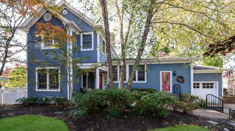 This four-bedroom, four-bath Sea Cliff home was renovated