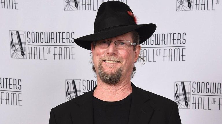 Roger McGuinn will headline the Pete Fornatale Memorial