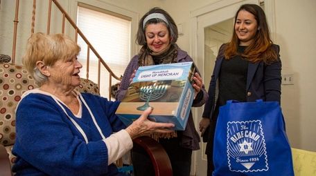 Holocaust survivor Magda Rosenberg receives Hanukkah care package