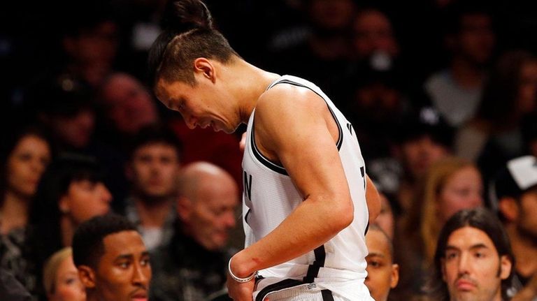 Jeremy Lin #7 of the Brooklyn Nets leaves