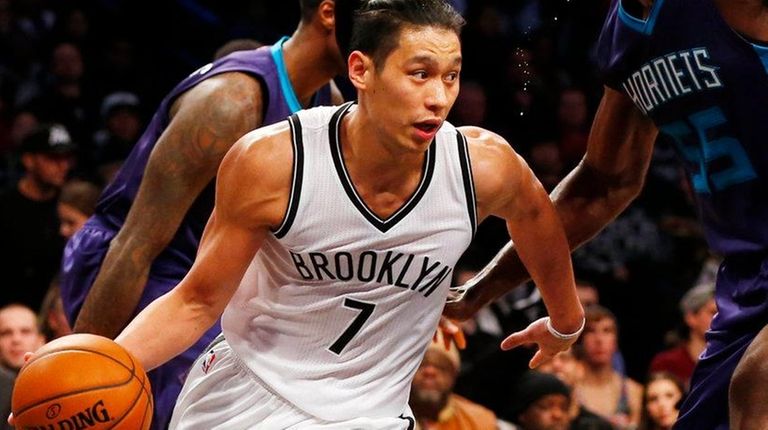 Jeremy Lin #7 of the Brooklyn Nets drives