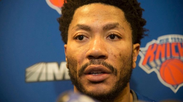 New York Knicks point guard Derrick Rose addresses