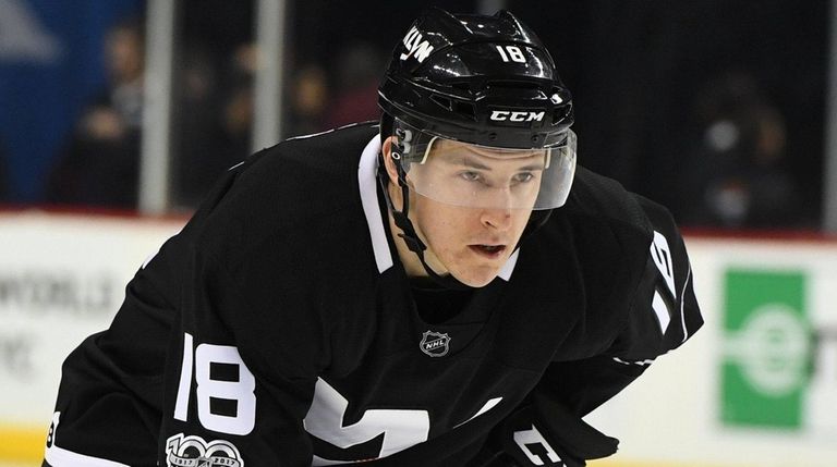 New York Islanders right wing Ryan Strome looks