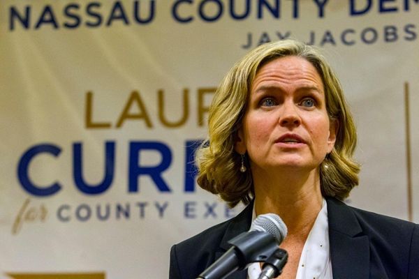 Nassau Legis. Laura Curran speaks to Democratic activists
