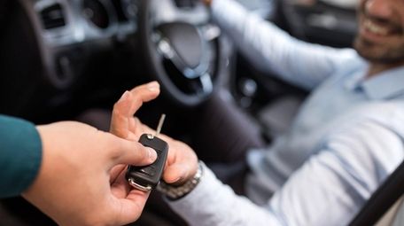 Experts say those leaning toward leasing a car