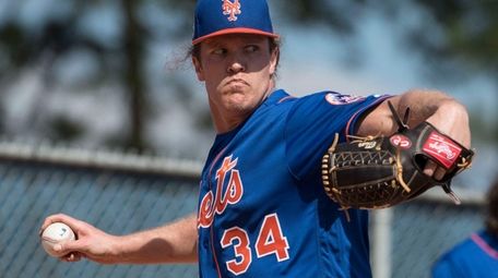 New York Mets' Noah Syndergaard throws a bullpen