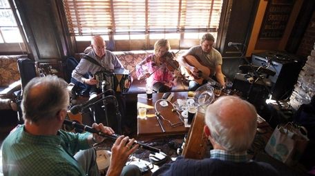 Old-fashioned Irish music sessions are a Sunday afternoon