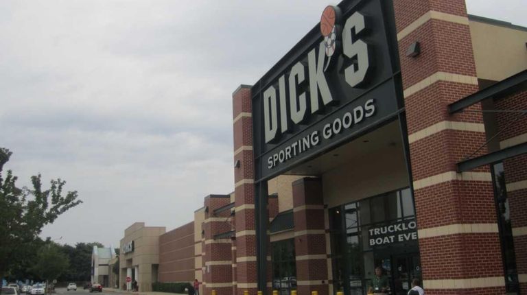 Dick S Sporting Goods To Hire 110 For New Bay Shore Store Newsday