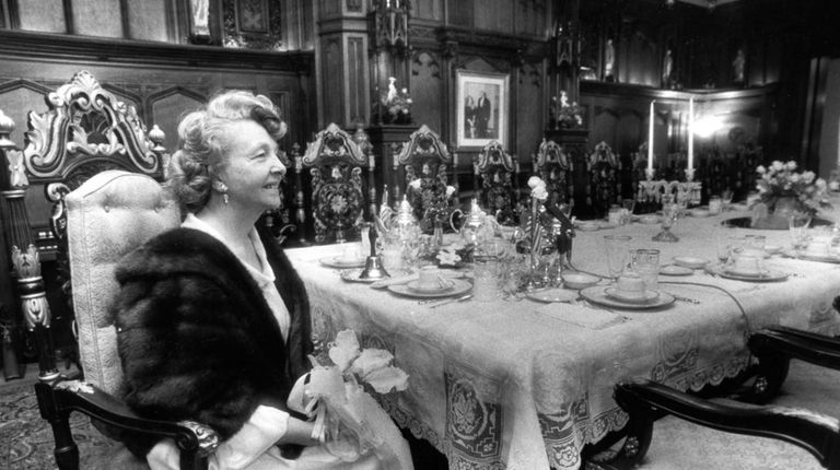 Mother Divine began leading the movement in 1965.