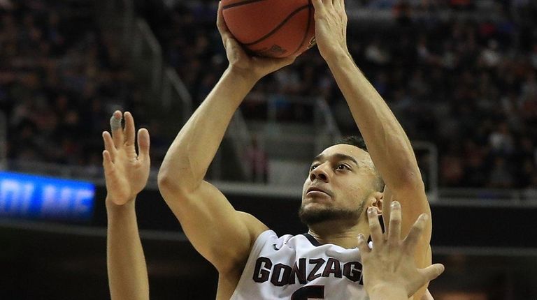 Gonzaga's Nigel Williams-Goss, who scored 23 points, squares