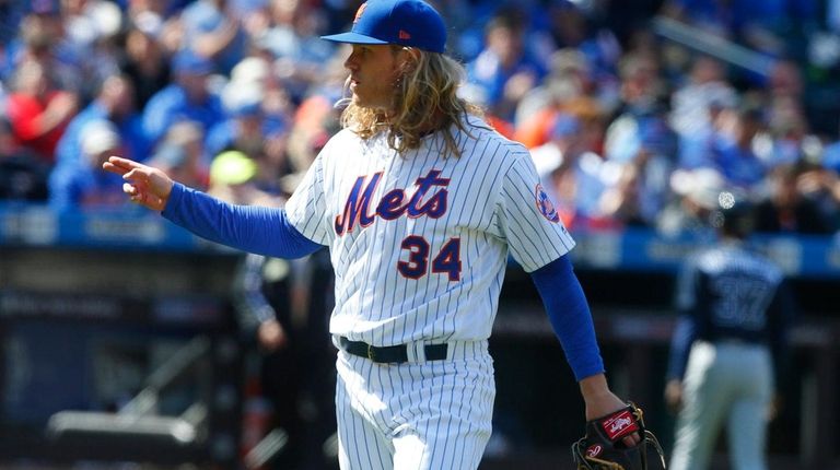 New York Mets pitcher Noah Syndergaard left his