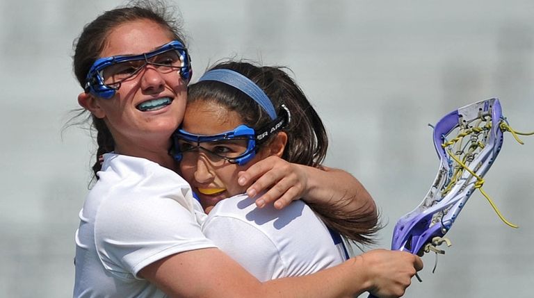 Carlee Ancona #5, left, and Alyssa Parrella #7