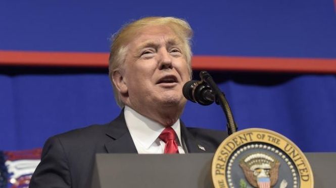 President Donald Trump speaks at Snap-on Inc. in