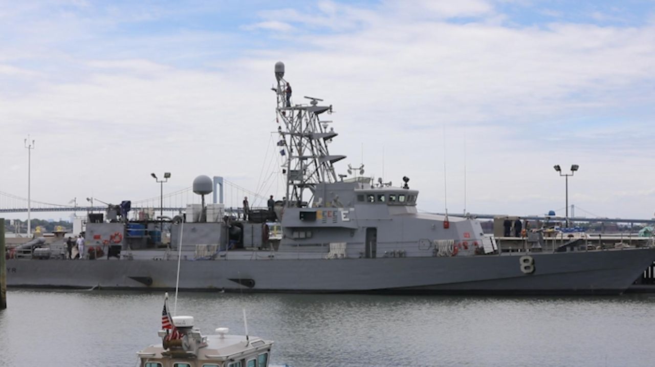 USMMA welcomes USS Zephyr ahead of Fleet Week | Newsday