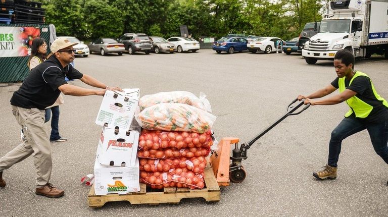 Long Island Cares Holds Farmers Market For Food Pantries Newsday