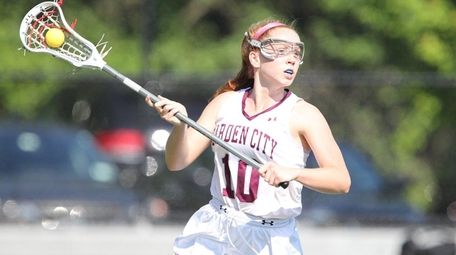 Garden City's Liana McDonnell looks to move the