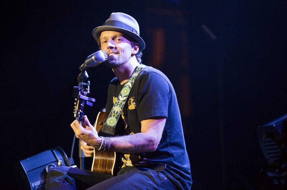 Singer Jason Mraz was born on June 23,