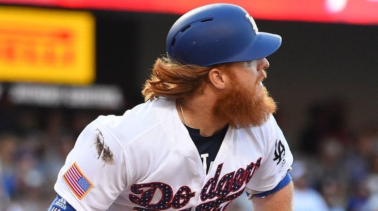 Justin Turner of the Los Angeles Dodgers rounds