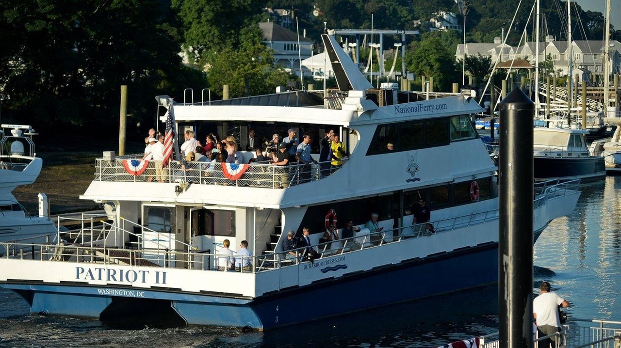 Glen Cove ferry riders find small crowds, easy commute | Newsday