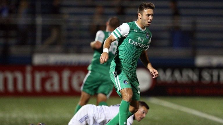 New York Cosmos defender Jimmy Mulligan (28) plays