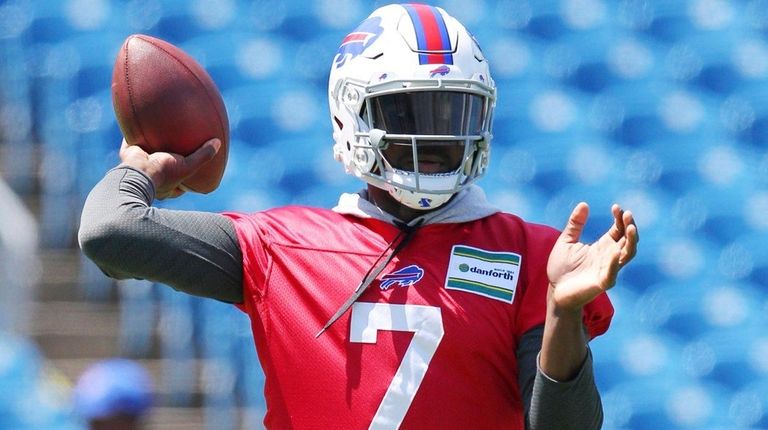 Bills quarterback Cardale Jones throws during minicamp in