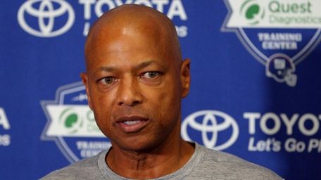 Giants general manager Jerry Reese speaks to the